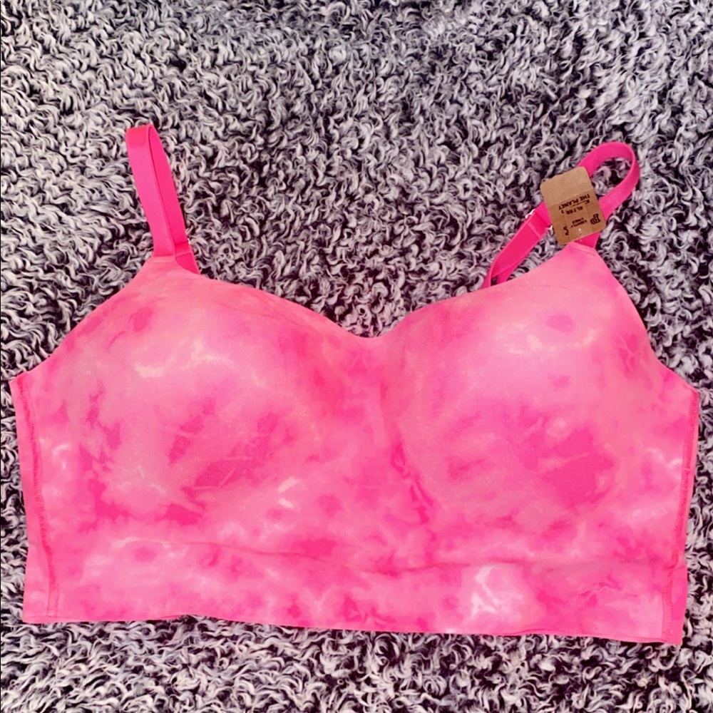 PINK 🌸 VS - Picture 1 of 3